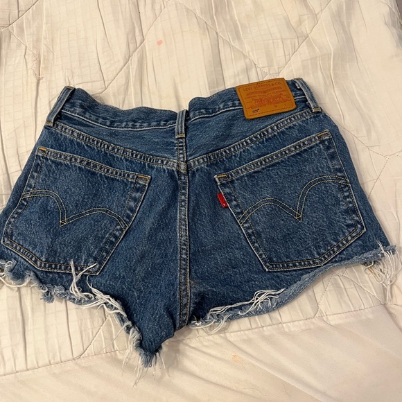 Vintage Levi’s short - Picture 3 of 3